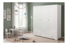 Vita von Wohnglücklich - Babyzimmer Kiefer gebeizt