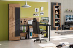 cadre.plus von Röhr-Bush - Kleiderschrank 3-türig mit Spiegel